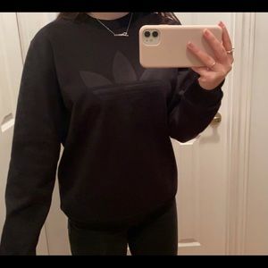 Black Crewneck🤍